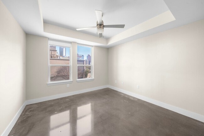 Building Photo - 1825 N San Jacinto Street Unit 641