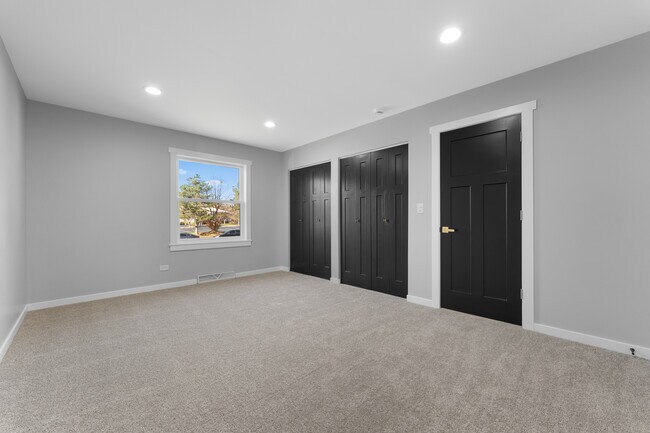 Building Photo - 2N359 Mildred Ave