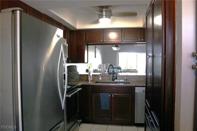 Building Photo - 15160 Riverbend Blvd