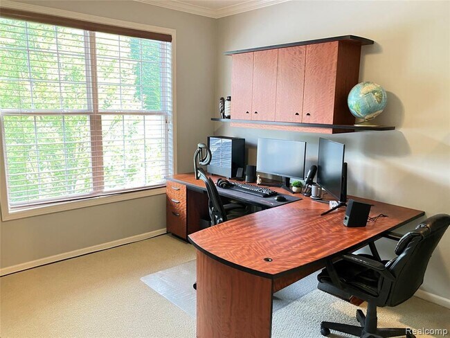 Building Photo - 331 Scio Village Ct