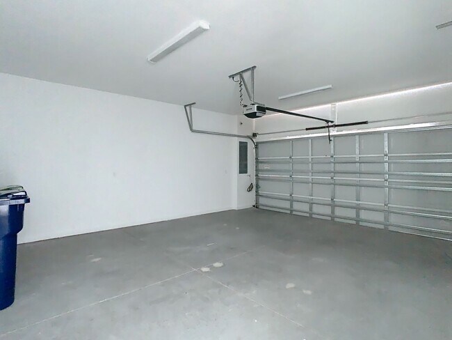 Building Photo - Malena Park - Brand New Townhouse Availabl...