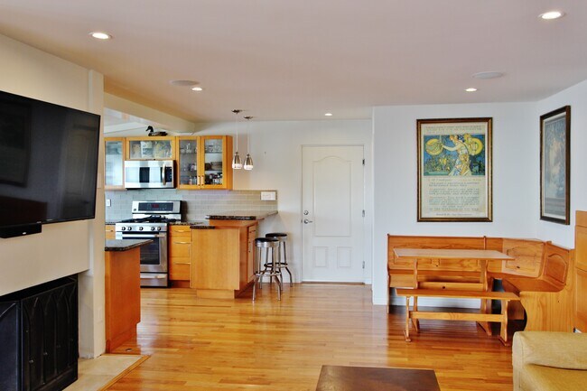 Building Photo - 7328 VISTA DEL MAR Ln