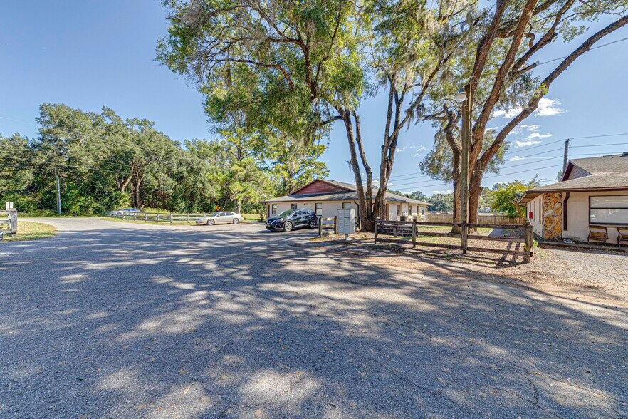 Building Photo - 415 NE 11th Ave