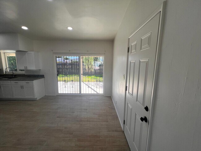 Building Photo - 6334 E Calle Luna