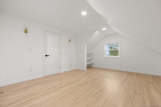 Building Photo - 141 Ridgewood Dr