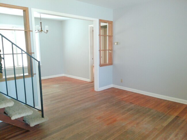Building Photo - 4526 Franklin Dr