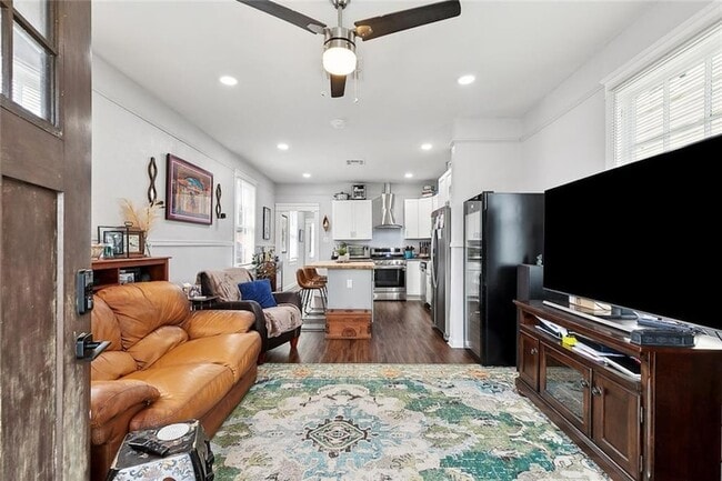 Building Photo - 4409 Annette St