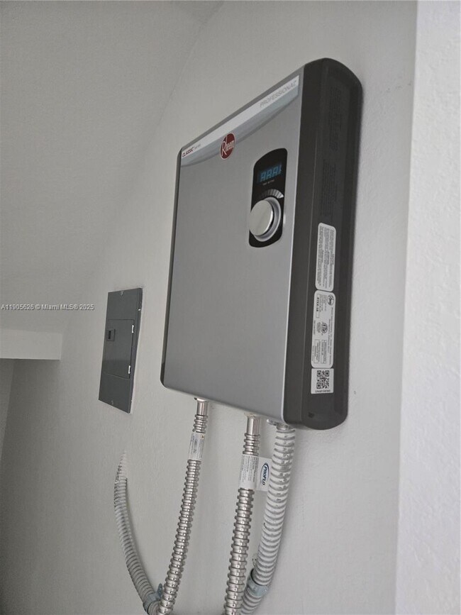 Building Photo - 12884 SW 232nd Ln