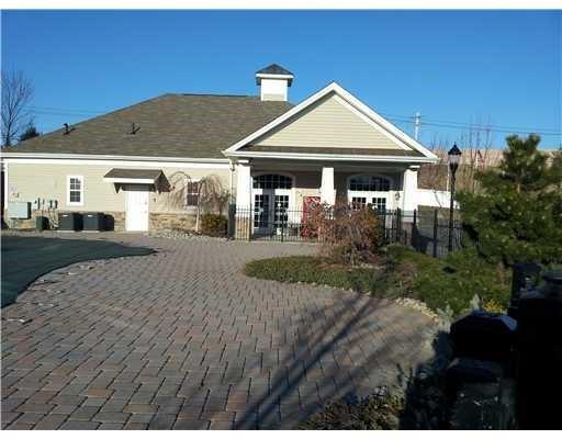 Building Photo - 16 Gillian Ct