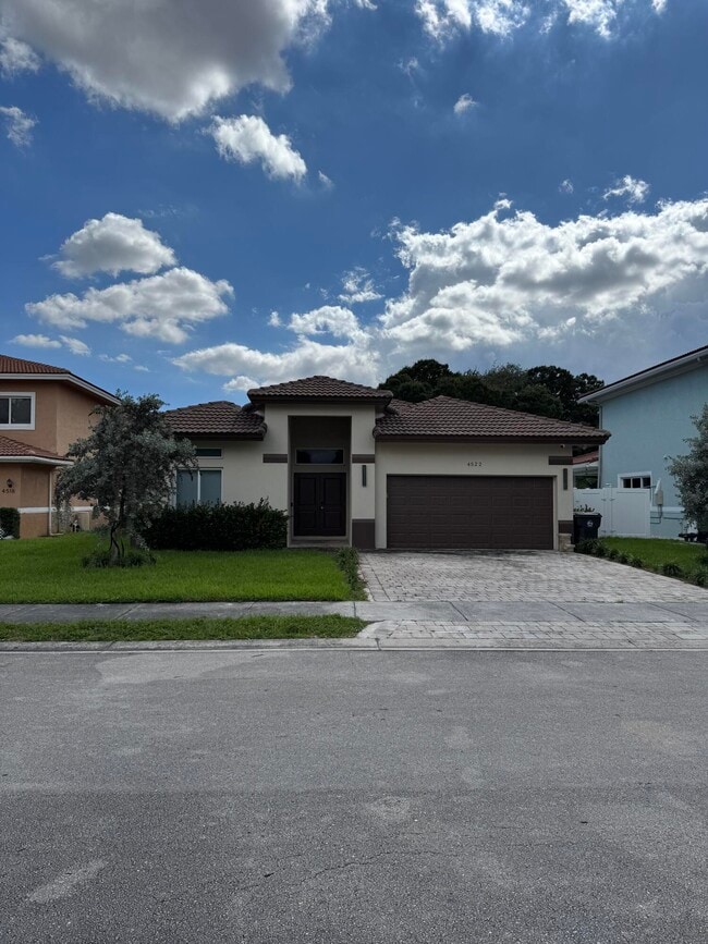 Building Photo - 4522 NW 36th Ct