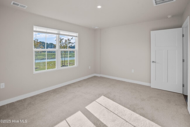Building Photo - 3111 Edgehill Dr