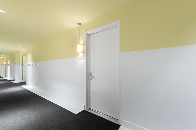 Building Photo - 465 Brickell Ave