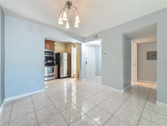 Building Photo - 2625 FL-590