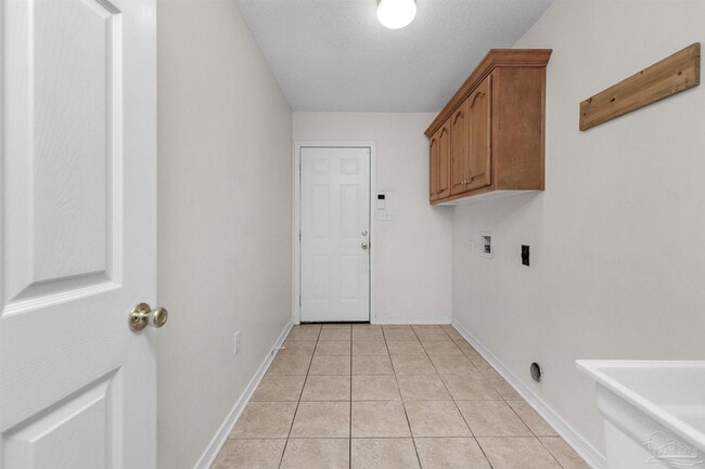 Building Photo - 2491 Parkridge Dr