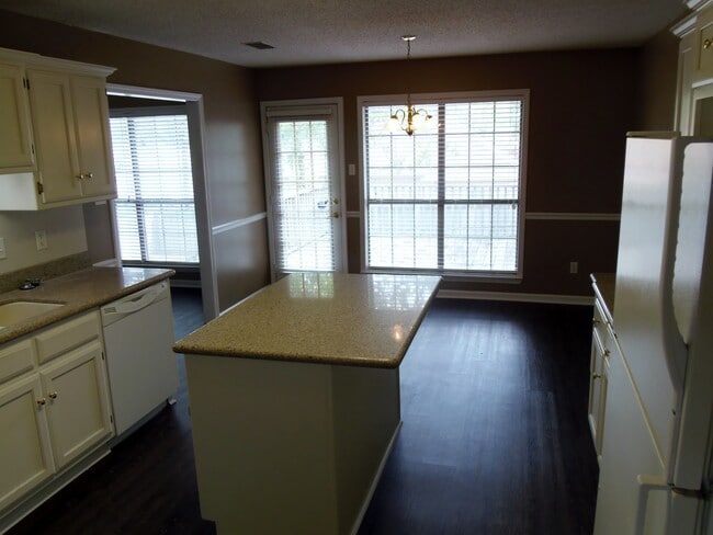 Building Photo - Call Tonia Rollins (501)626-9917