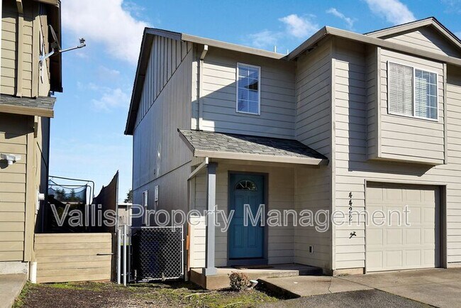 Building Photo - 4422 Remington Pl NE