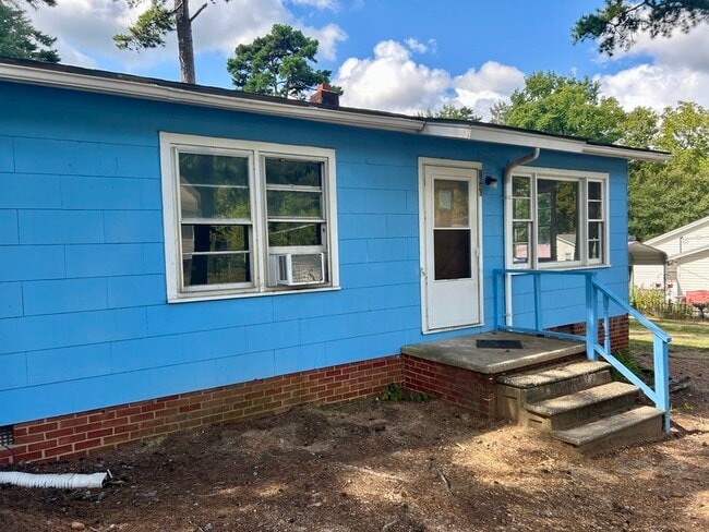 Primary Photo - 1646 Amhurst St