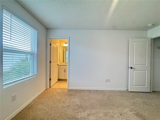 Building Photo - 8528 Daybreak St