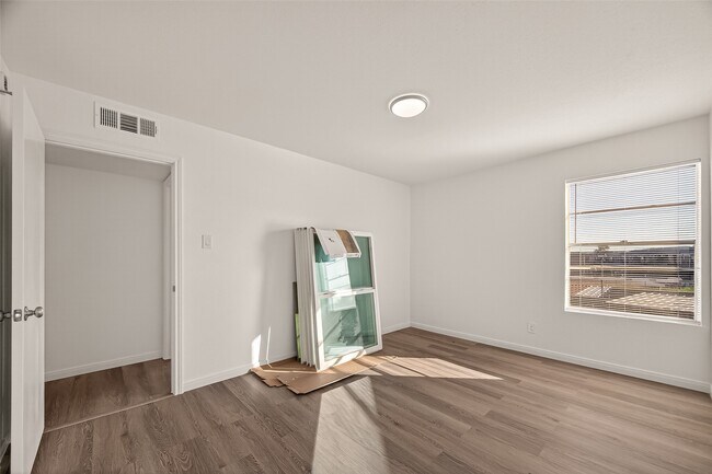 Building Photo - 5550 N Braeswood Blvd