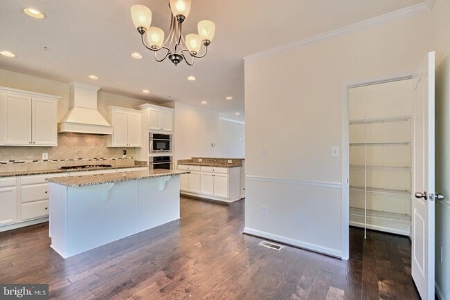 Building Photo - 8016 Blue Stream Dr