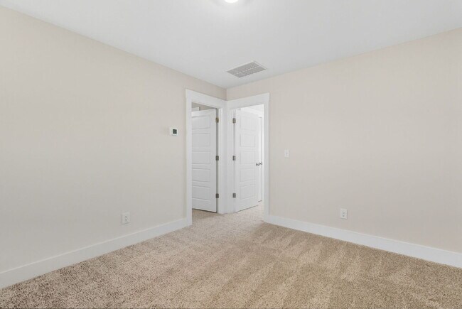 Building Photo - Modern 3BR/2.5BA Townhome in luxurious Village at Chapel Green! $2250/mo rent***