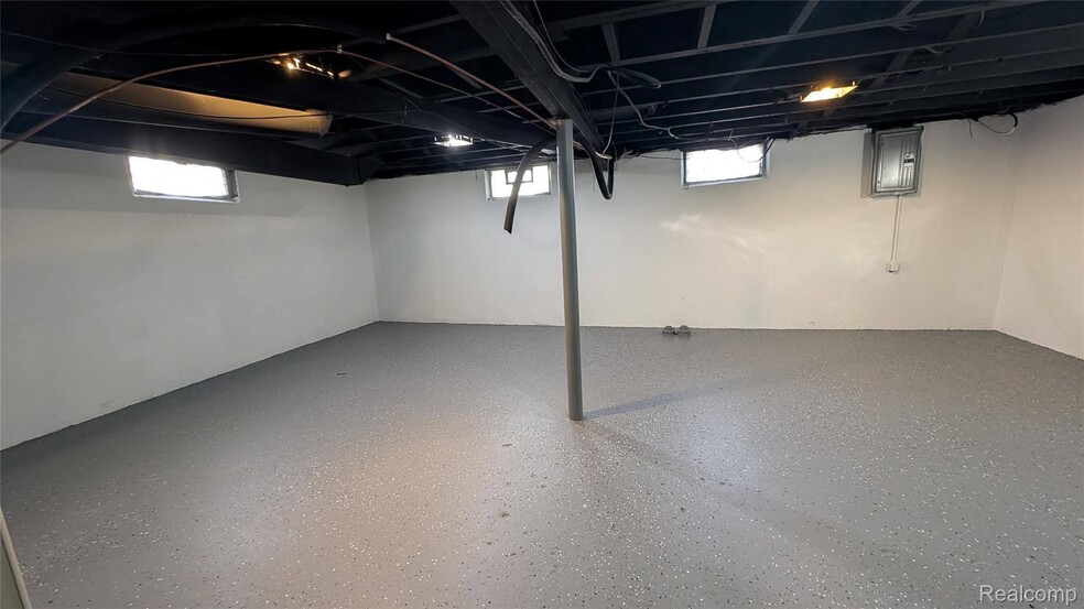 Building Photo - 21338 Pembroke Ave