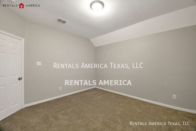 Building Photo - Villas at Suncreek, Allen! Beautiful 5 Bed...