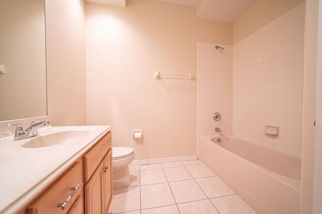Building Photo - 10106 Willow Grove Ct