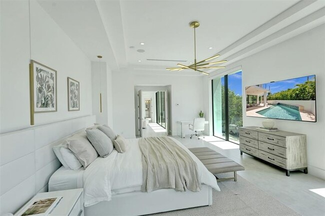 Building Photo - 1111 SE 9th Ave