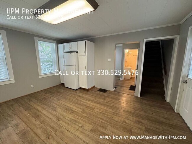 Building Photo - 205 6th St NW
