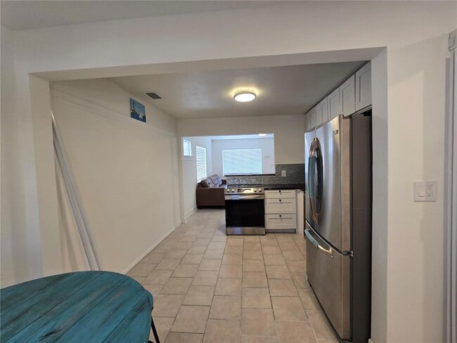 Building Photo - 6343 5th Ave S