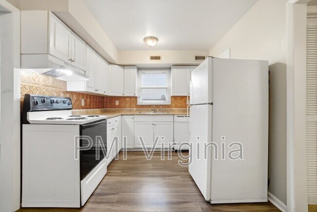 Building Photo - 4209 Dunning Rd