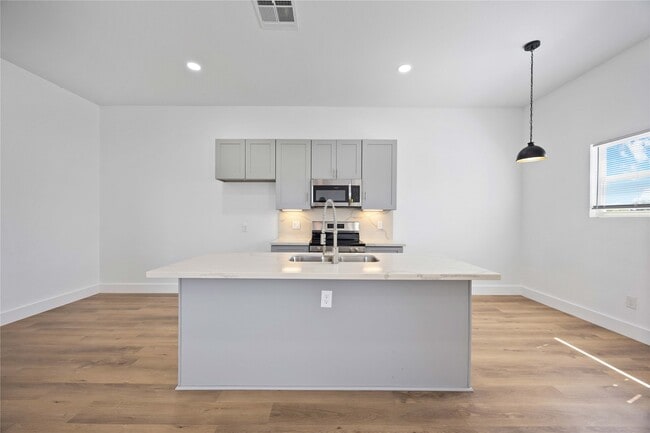 Building Photo - 9723 Cargill St