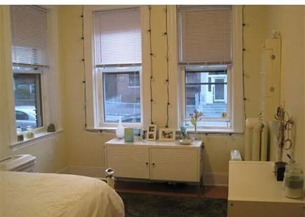 Building Photo - 46 Park Vale Ave