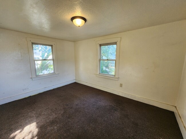 Building Photo - 216 Courtland St