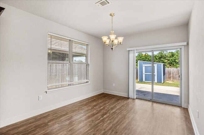 Building Photo - 3 bedroom 2 bathroom- GREAT Location in Pace!