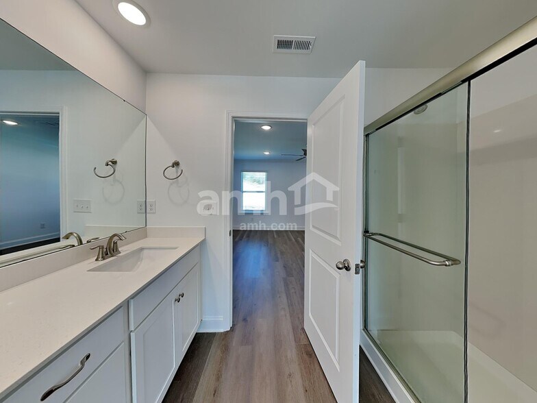 Building Photo - 1144 Livengood Wy