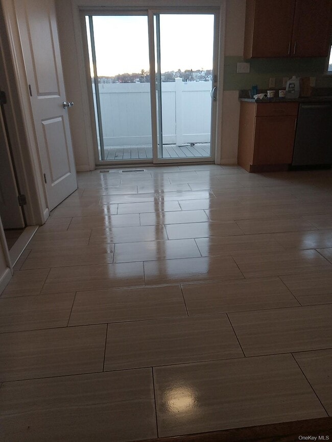 Building Photo - 62 Gibson Pl