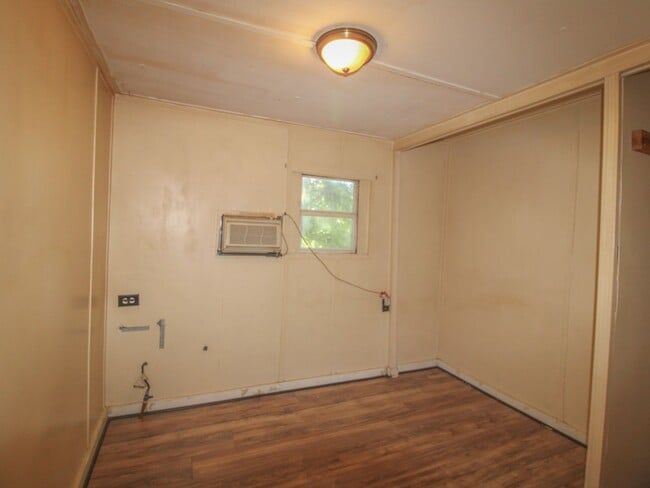 Building Photo - 14 Simpson Rd