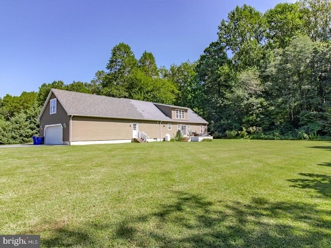 Building Photo - 21650 Beauchamp Ln