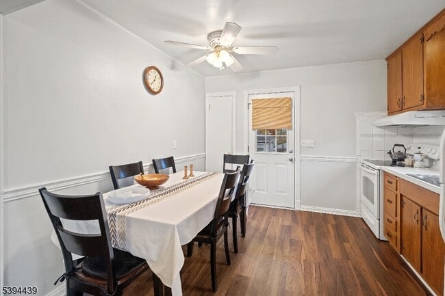 Building Photo - 90 Ford Rd