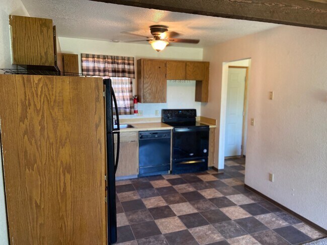 Kitchen - 2005 NE Terre View Dr