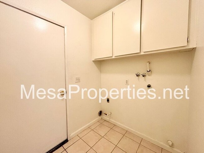 Building Photo - 13667 Gemini St