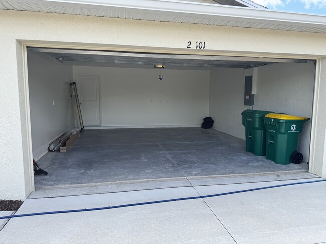 Building Photo - 27101 N Twin Lakes Dr