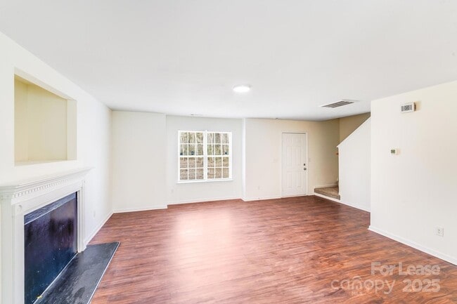 Building Photo - 814 Mt Holly-Huntersville Rd