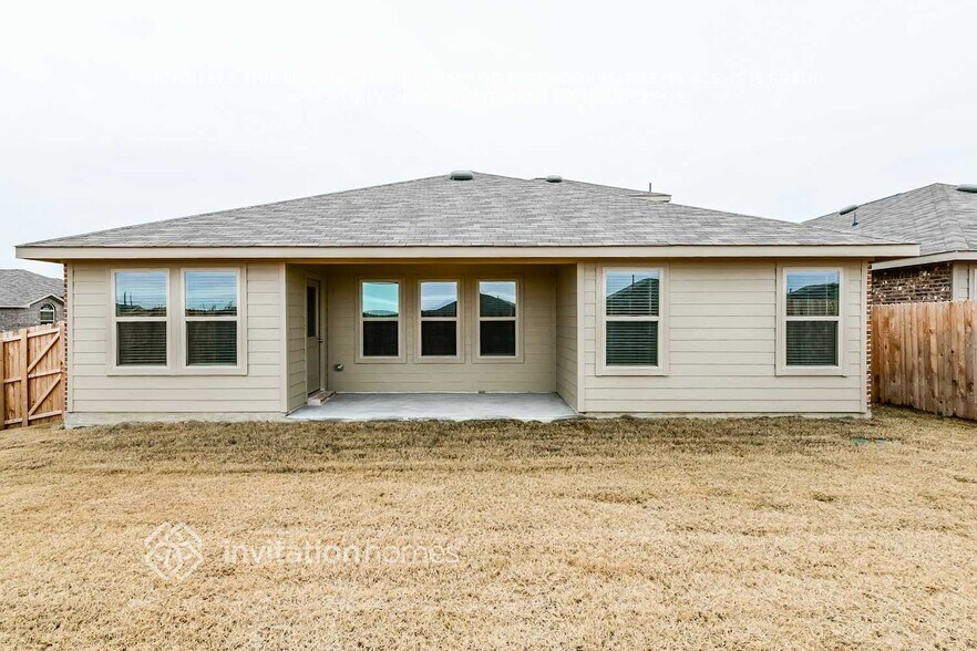 Building Photo - 400 Pollyann Trl