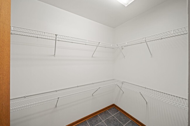 Building Photo - 601 W Rand Rd