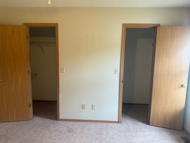 Building Photo - 20304 Skyview Dr