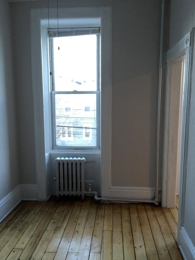 Building Photo - 343 Pavonia Ave