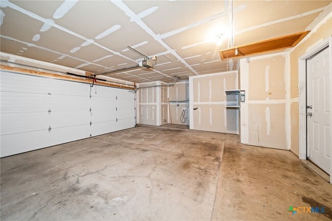 Building Photo - 3211 Tom Lockett Dr